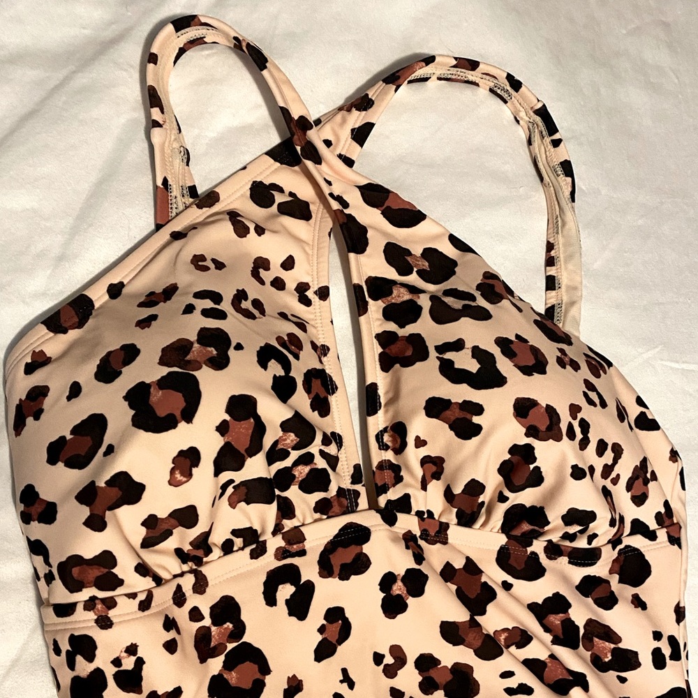 Adorable bombshell one-piece bathing suit